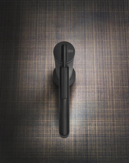 在意大利,gessi 设计的产品从水龙头到陶瓷和卫浴,再到家